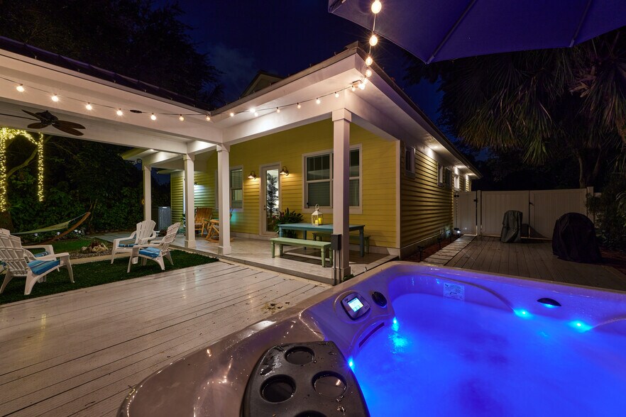Building Photo - 1280 SW 25th Ave