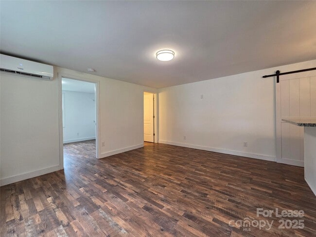 Building Photo - 2128 Hodgin St
