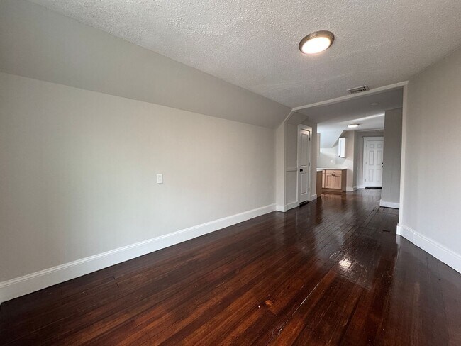 Building Photo - 47-49 Mead St