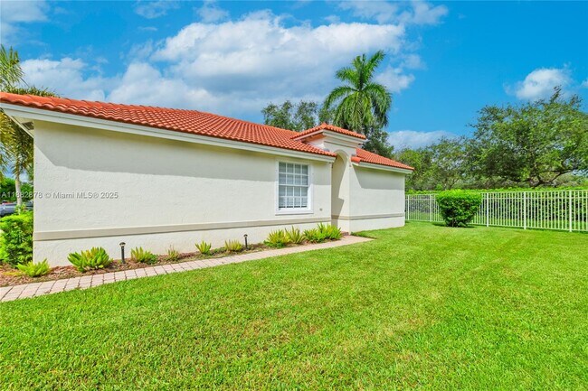Building Photo - 2663 SW 187th Ave