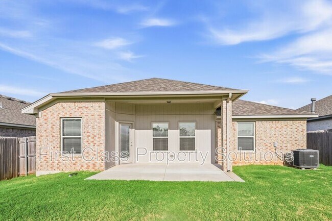 Building Photo - 13500 Watson Dr