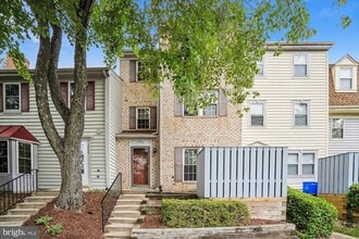 Building Photo - 2970 Schubert Dr