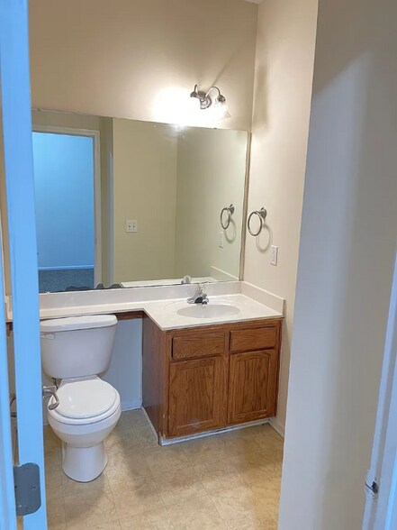 Building Photo - 1610 Termini Dr