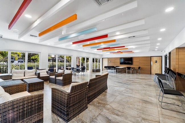 Building Photo - 2651 S Course Dr