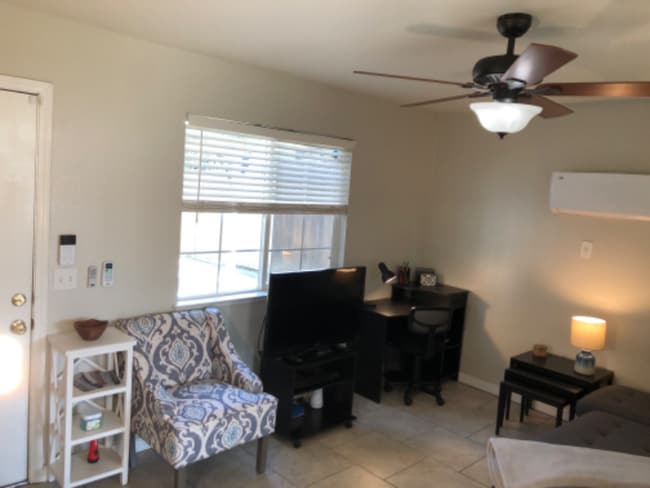 Building Photo - 0000 W Andrews