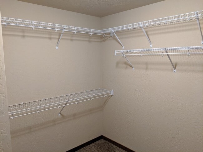 Building Photo - 4 Bed 2 Bath Rancher in Post Falls