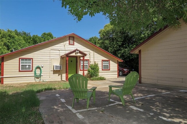 Primary Photo - 1312 Pine St