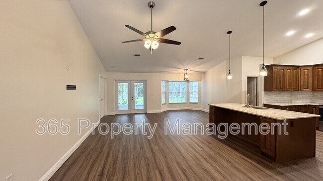 Building Photo - 616 Erin Way