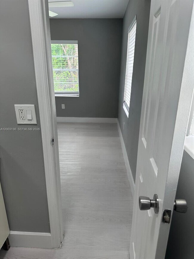 Building Photo - 2016 Miami Rd