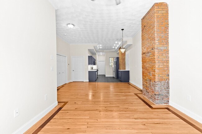 Building Photo - 178 Webster St