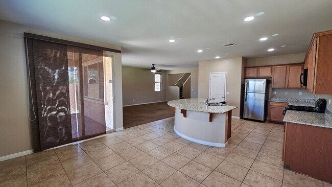 Building Photo - Large 4 bedroom in gated Stetson Trails Community