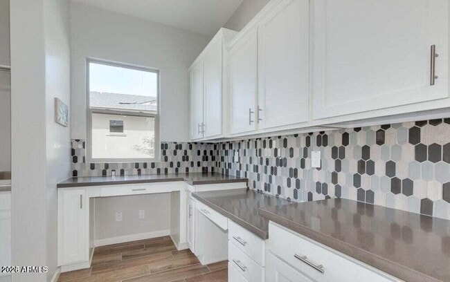 Building Photo - 4390 Noble Dr