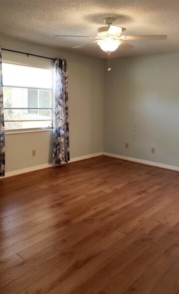 Building Photo - 4417 Tecumseh Trl