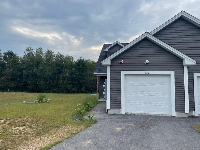 Building Photo - 95 Trinity Cir