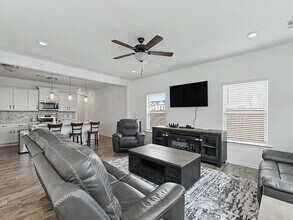 Building Photo - 691 Snow Owl Dr
