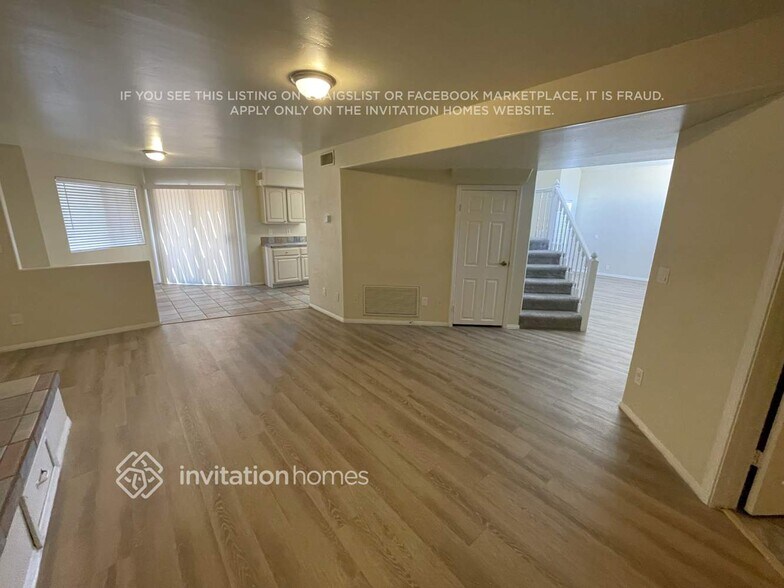 Building Photo - 2017 E Marquette Dr