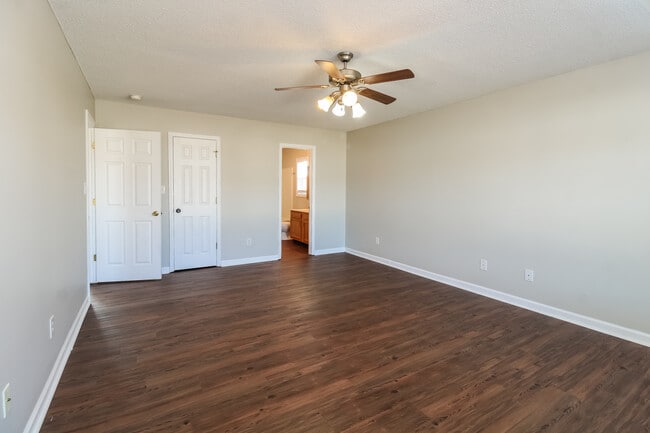 Building Photo - 12 Buck Forest Ln