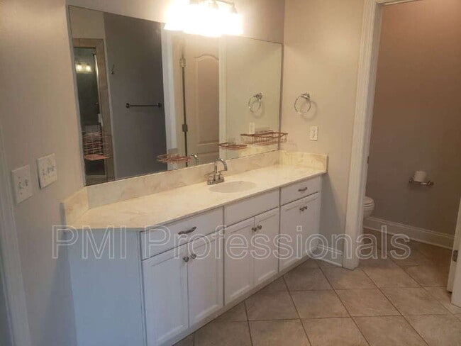 Building Photo - 1205 Cascade Falls Dr