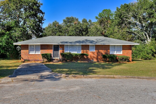 Building Photo - 2618 Providence Ct