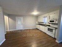 Building Photo - 1164 S Hillcrest Ave