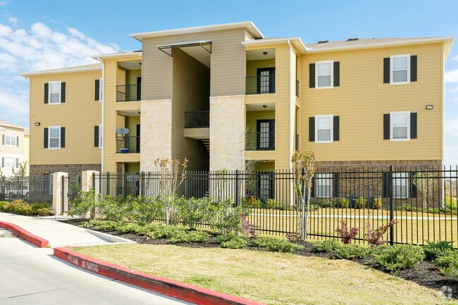 Advenir at Grand Parkway West Richmond, TX Apartment