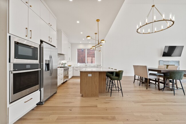 Building Photo - Fully Furnished in Argenta!