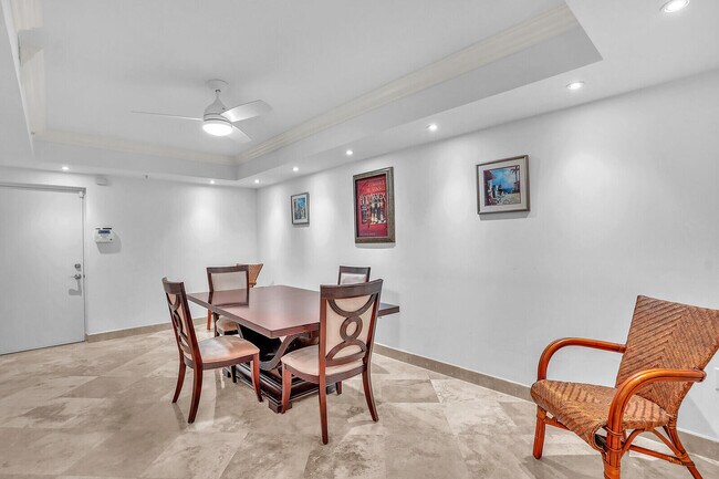 Building Photo - 2051 SE 3rd St