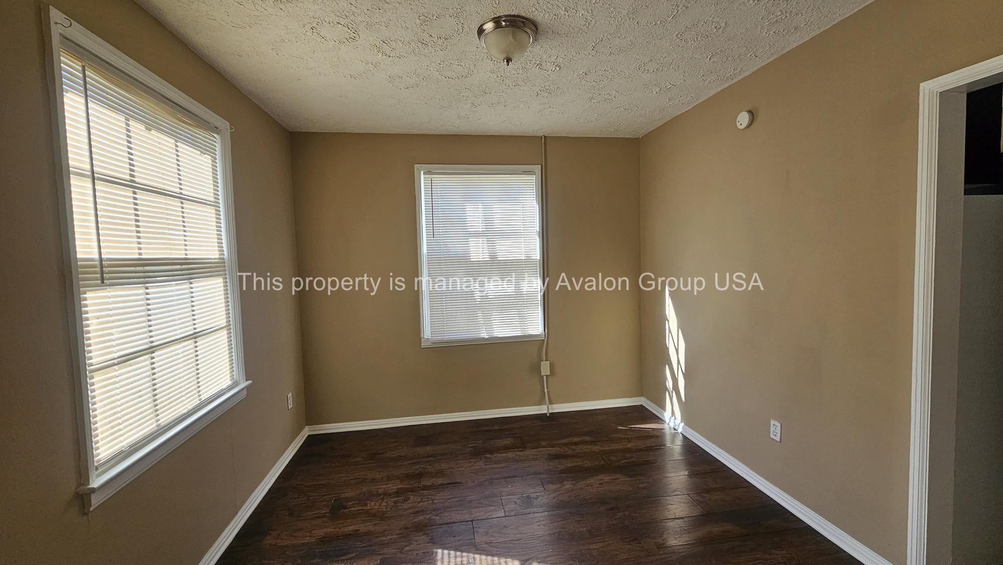 Building Photo - 8052 Hawthorne St