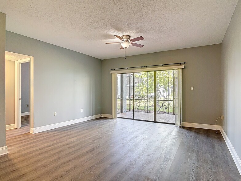 Building Photo - 4711 Capri Plz