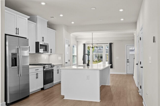 Building Photo - 2600 Elowen Ln