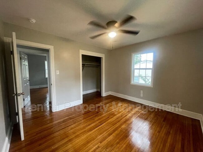 Building Photo - 522 Pennwood Dr