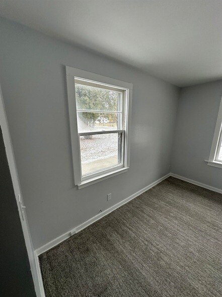 Building Photo - 748 S 24th St