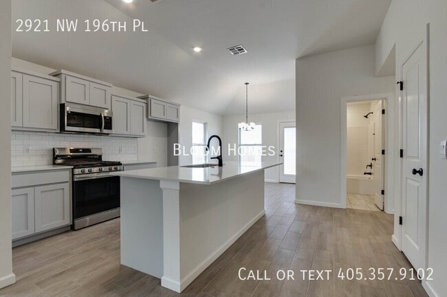 Building Photo - 2921 NW 196th Pl