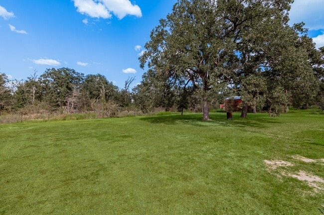 Building Photo - 30 Allen Rd