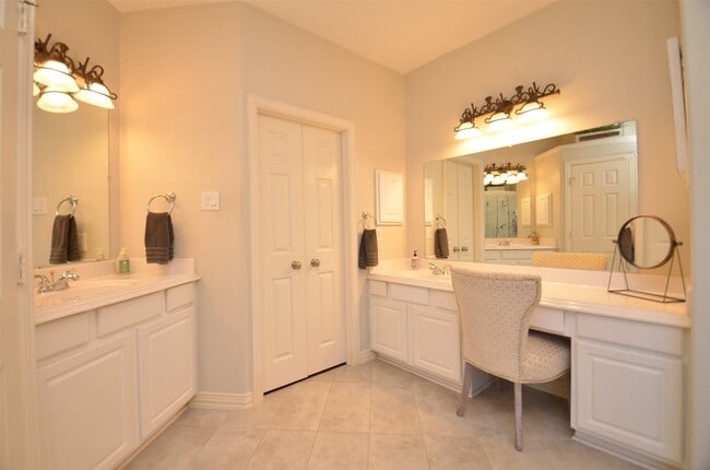 Building Photo - 1310 Wildwood Ln