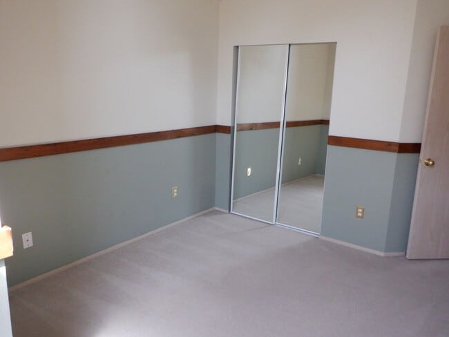 Building Photo - 5610 Mt Baker St SE