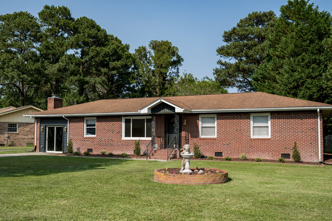 Primary Photo - 1714 Aydlett Cir
