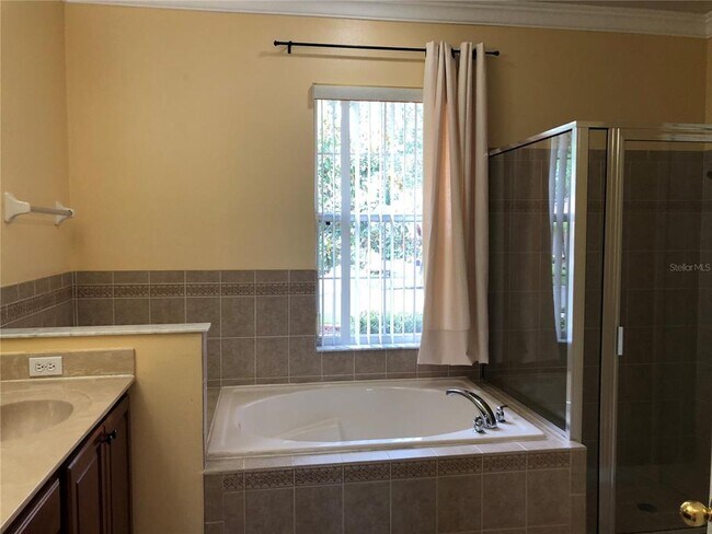 Building Photo - 3631 Northwoods Dr