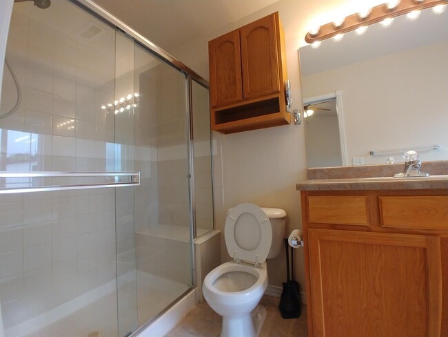 Building Photo - 1415 Madison Ridge Heights
