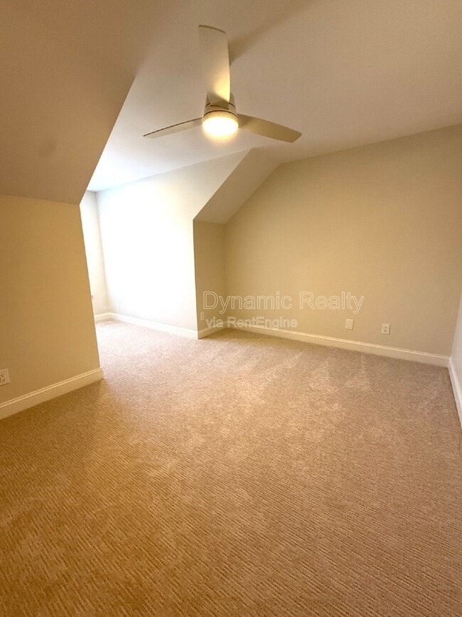 Building Photo - 8811 Roseton Ln