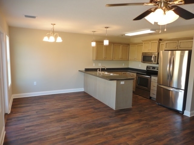 Building Photo - Stylish 3BR/2.5BA Two-Story Home with Fenced Yard & Modern Kitchen in North Valdosta