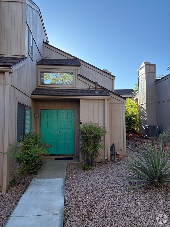 Building Photo - Unfurnished - 1 Year Rental