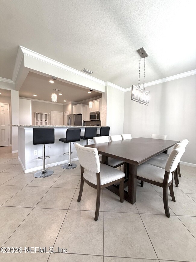 Building Photo - 13527 Montecito Pl