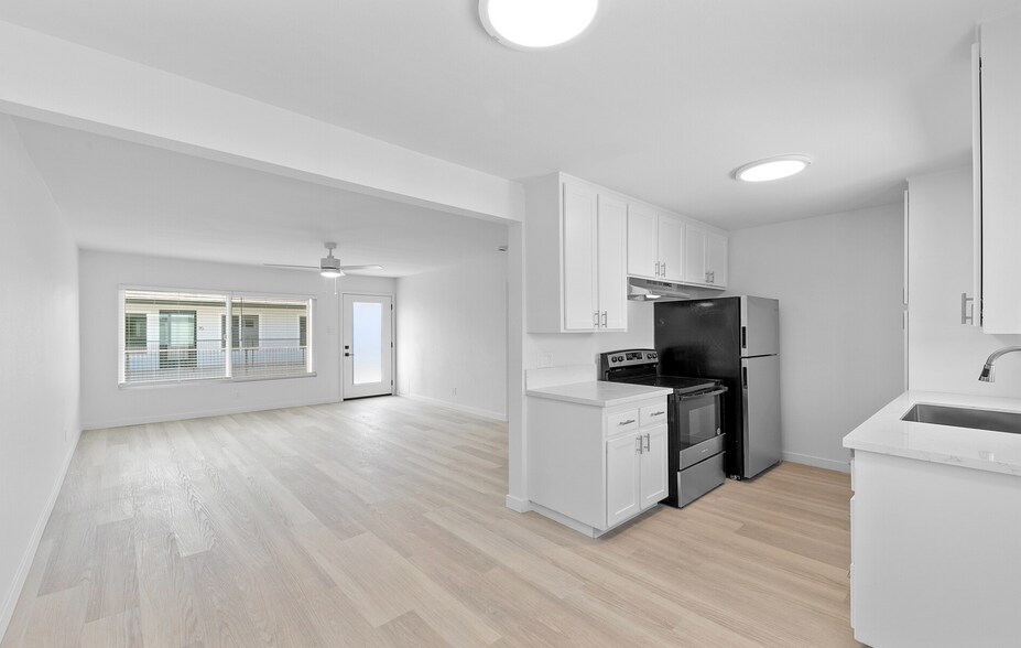 Primary Photo - 14437 Telegraph Rd