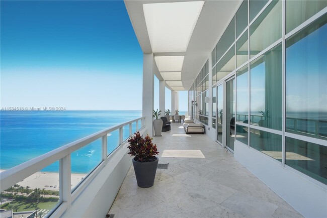 Building Photo - 4401 Collins Ave