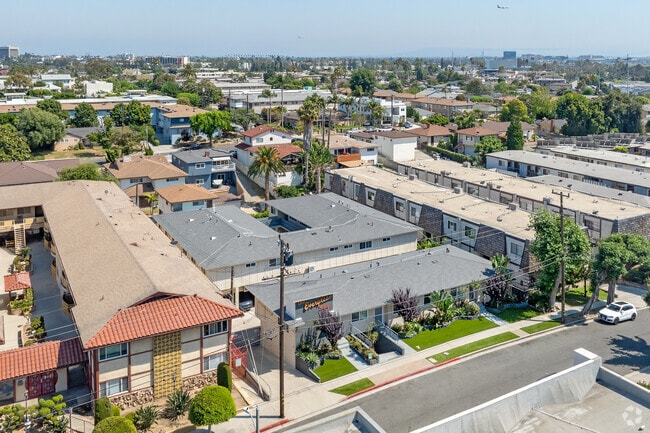 Air POV - 544 Evergreen St