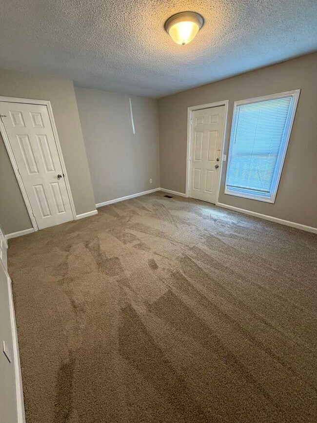 Building Photo - 2BD/1BA Unit in Newton, NC