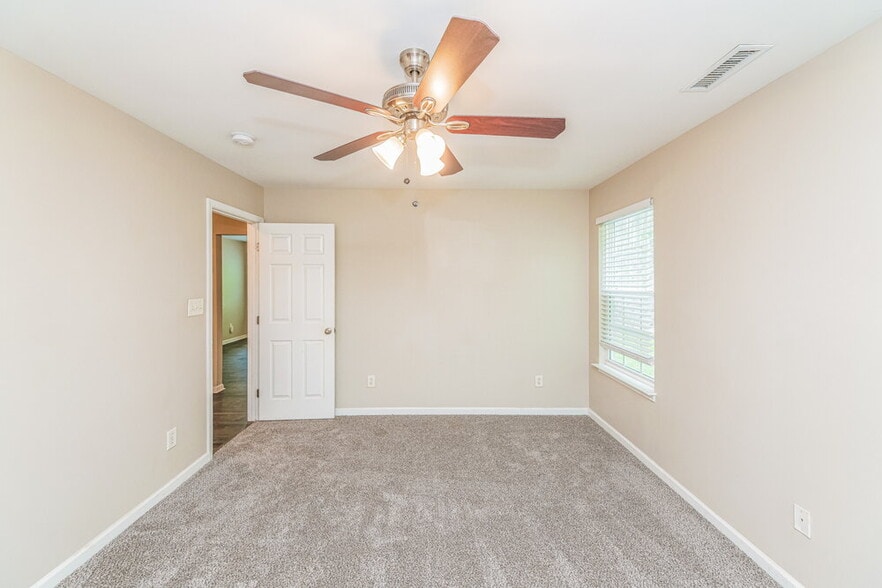 Building Photo - 3952 Tyler Bluff Ln