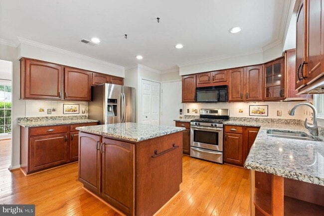 Building Photo - 4970 Manor House Ct