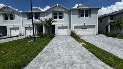 Building Photo - 518 Salisbury Cir
